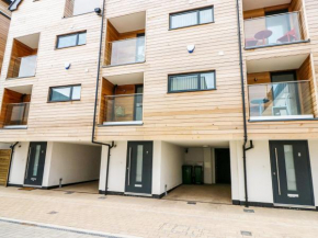 7 Ocean Gateway, Hythe